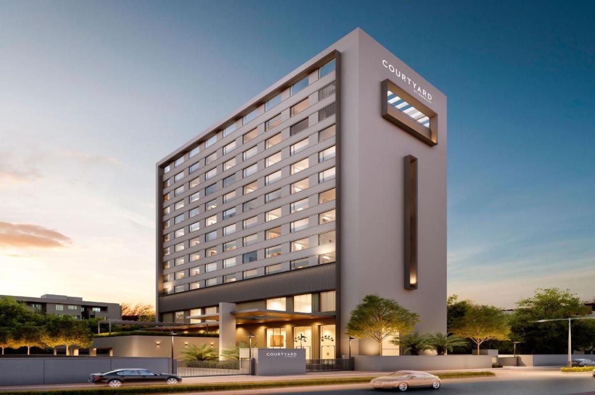 Courtyard By Marriott Vadodara Exterior foto